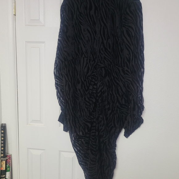 Pretty Little Thing black strip dress size us 24 - Picture 8 of 11